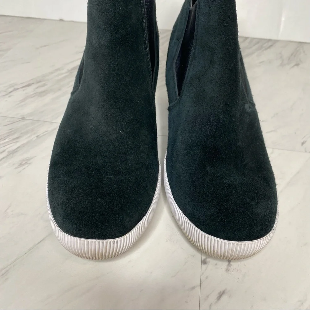 Sorel Out N About Slip On Wedge Black Suede Bootie 9